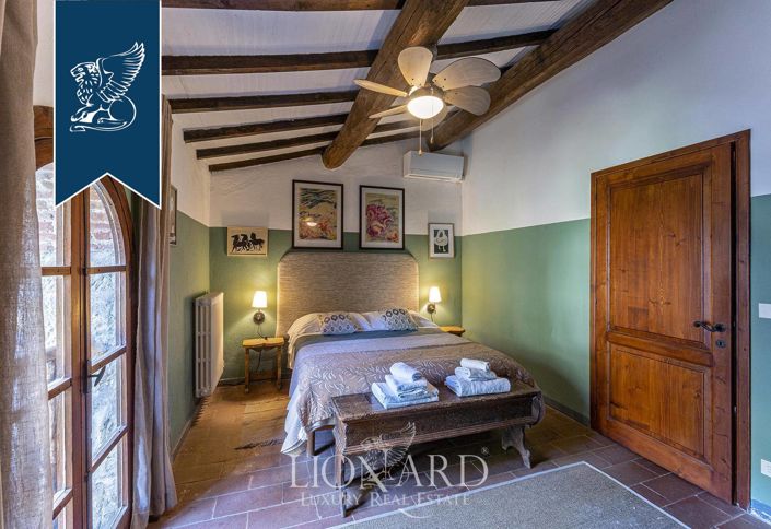 Image No.16-9 Bed Villa for sale