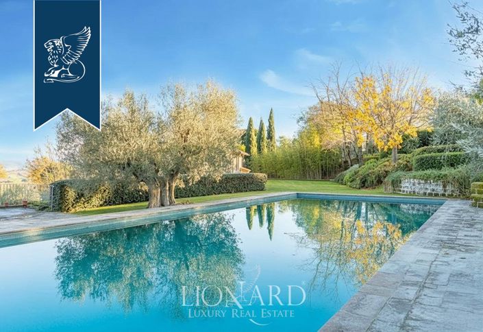 Image No.10-Maison de campagne de 8 chambres à vendre à Cetona