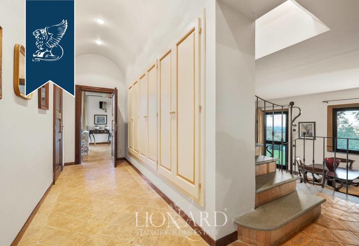 Image No.17-Maison de campagne de 8 chambres à vendre à Cetona