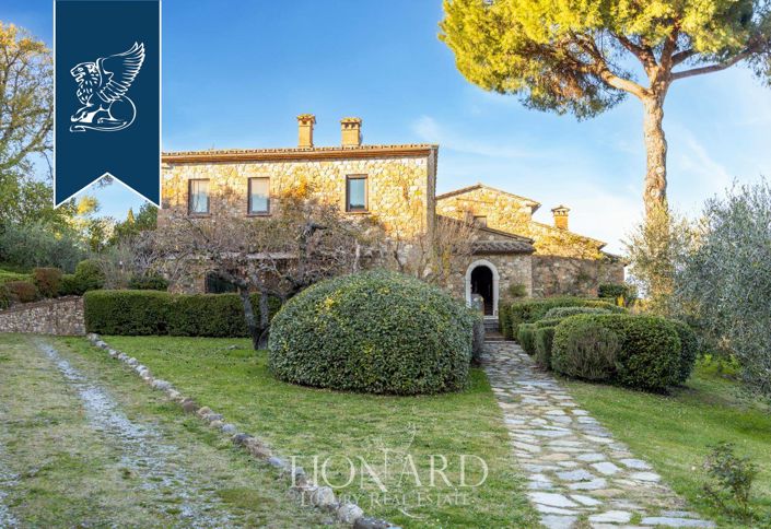 Image No.3-Maison de campagne de 8 chambres à vendre à Cetona