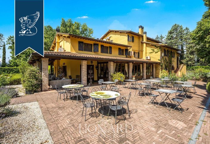 Image No.6-18 Bed Hotel for sale