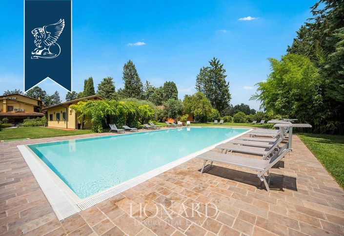 Image No.8-18 Bed Hotel for sale