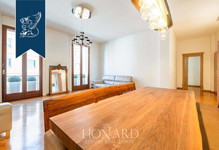 Image No.6-4 Bed Apartment for sale