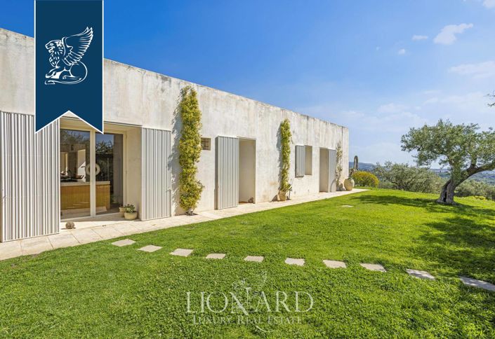 Image No.12-10 Bed Villa for sale