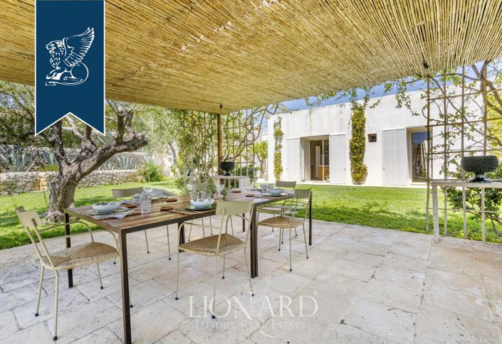 Image No.17-10 Bed Villa for sale