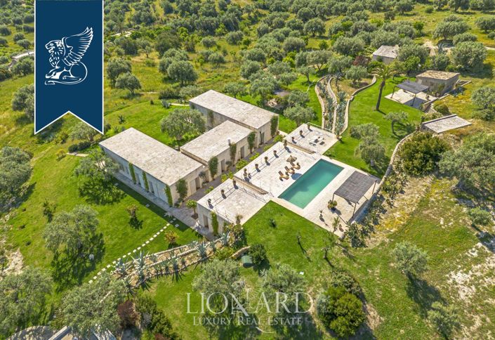 Image No.2-10 Bed Villa for sale