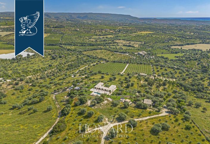 Image No.5-10 Bed Villa for sale