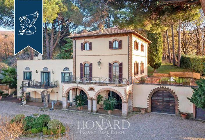 Image No.2-5 Bed Villa for sale