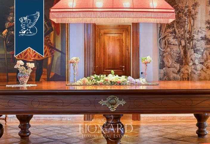 Image No.20-5 Bed Villa for sale