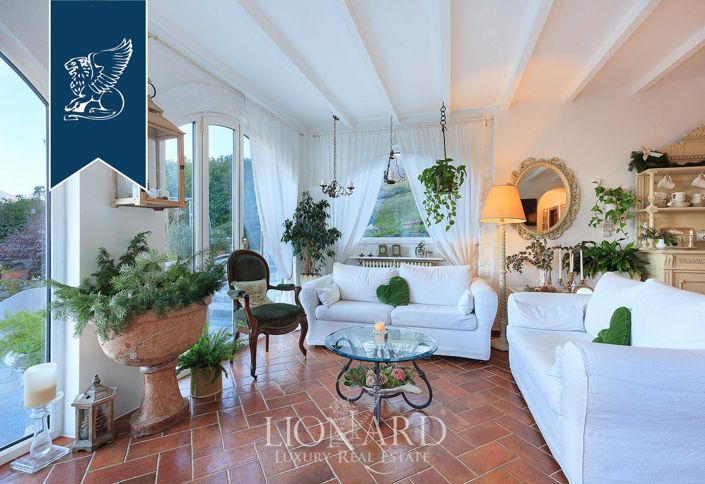 Image No.10-3 Bed Villa for sale