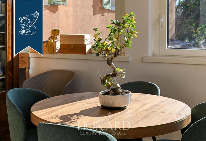 Image No.10-6 Bed Apartment for sale