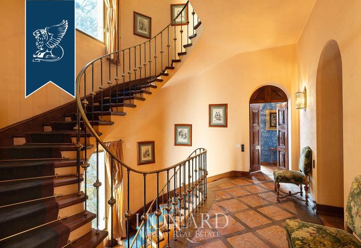 Image No.12-9 Bed Villa for sale