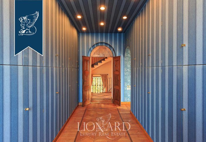 Image No.19-9 Bed Villa for sale