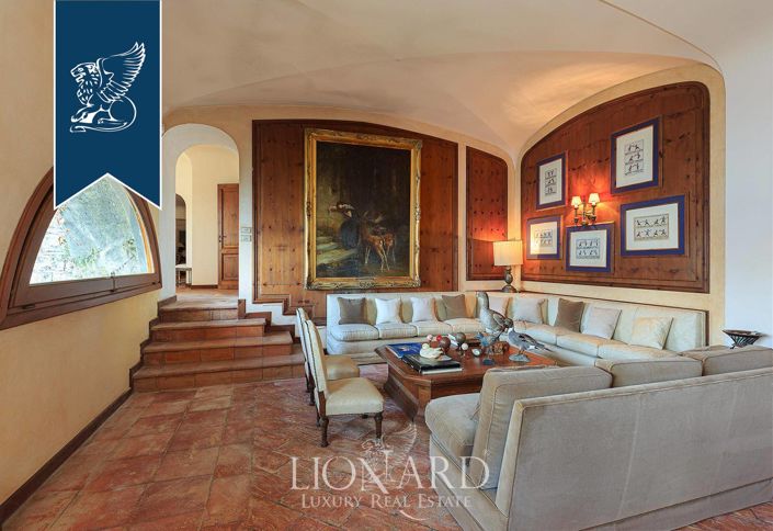 Image No.19-9 Bed Villa for sale