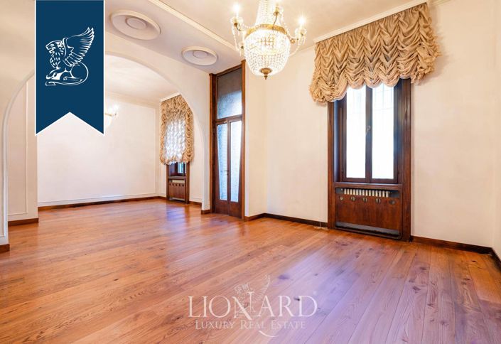 Image No.10-4 Bed Villa for sale