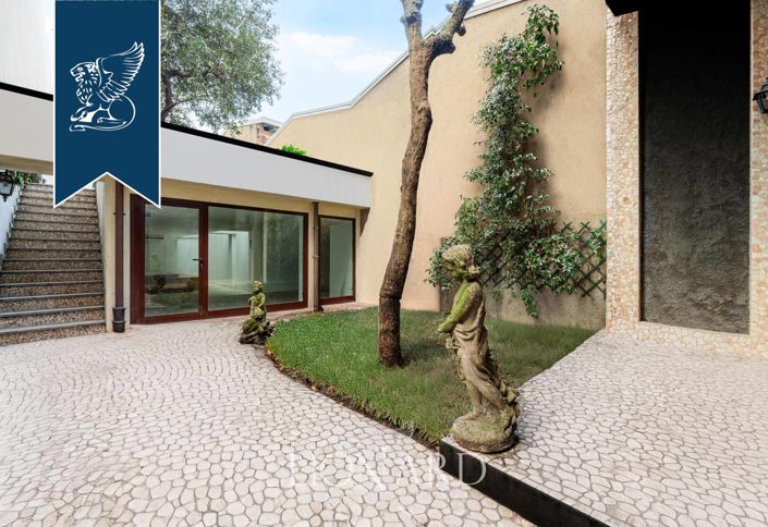 Image No.3-4 Bed Villa for sale