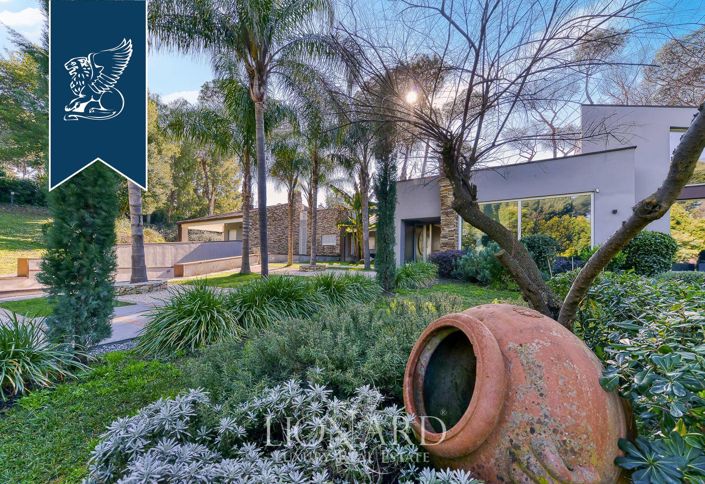 Image No.2-6 Bed Villa for sale