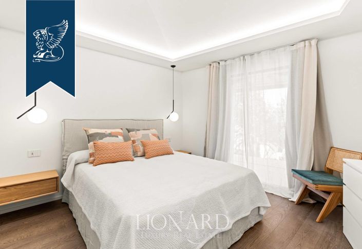 Image No.30-5 Bed Villa for sale