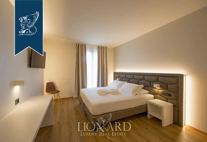 Image No.12-18 Bed Hotel for sale