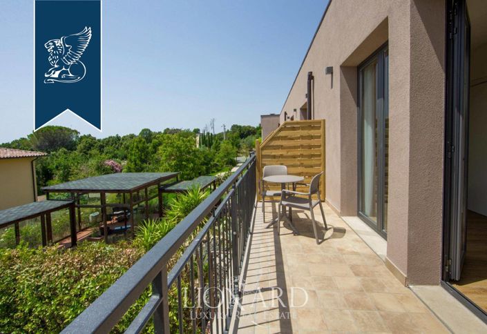 Image No.13-18 Bed Hotel for sale