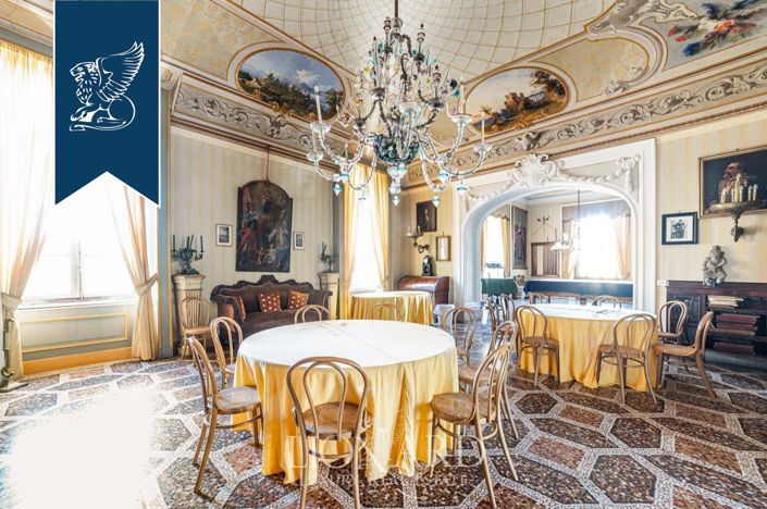 Image No.17-5 Bed Property for sale