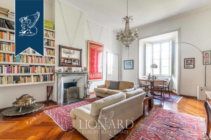 Image No.18-5 Bed Property for sale