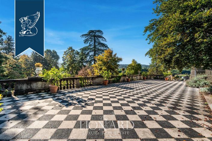 Image No.6-5 Bed Property for sale