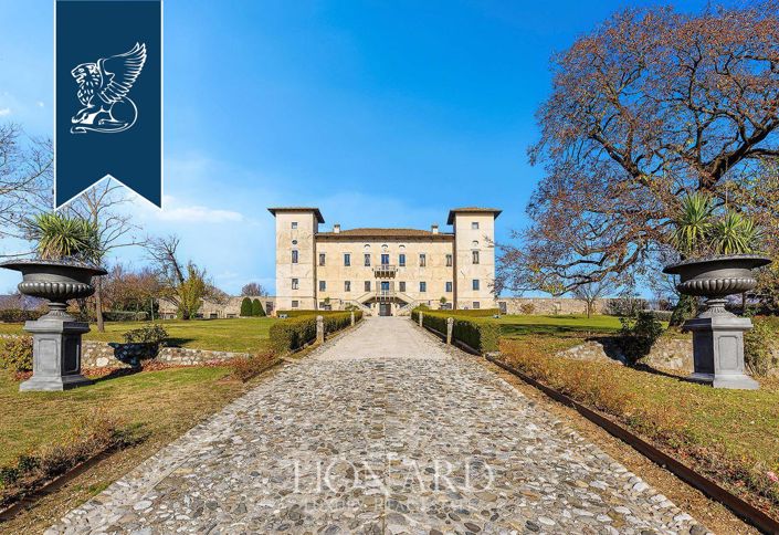 Image No.11-4 Bed Property for sale