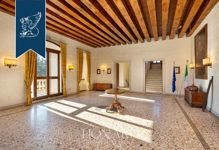 Image No.15-4 Bed Property for sale