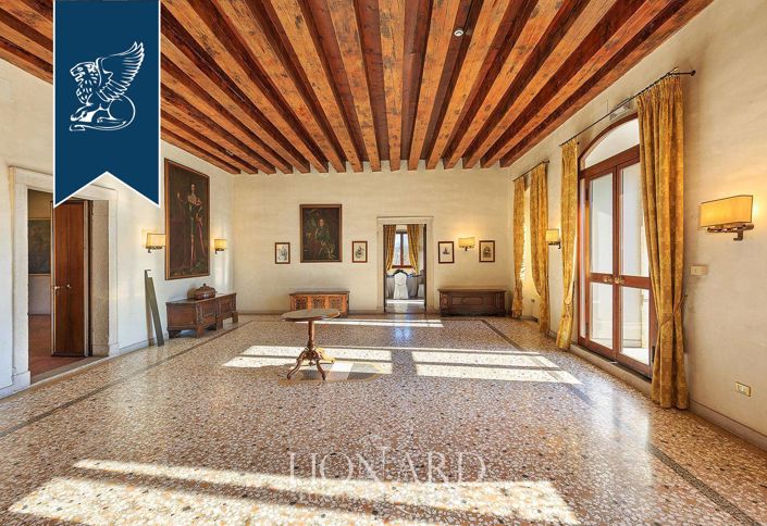 Image No.16-4 Bed Property for sale