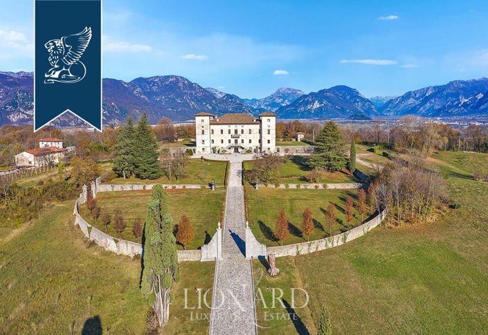 Image No.4-4 Bed Property for sale