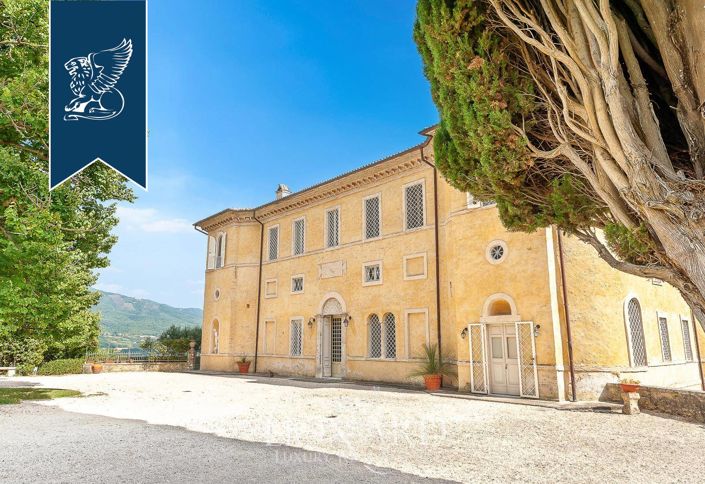 Image No.20-6 Bed Villa for sale