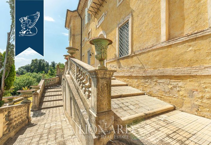 Image No.9-6 Bed Villa for sale