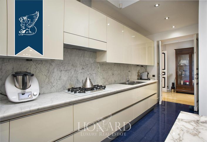 Image No.11-3 Bed Apartment for sale