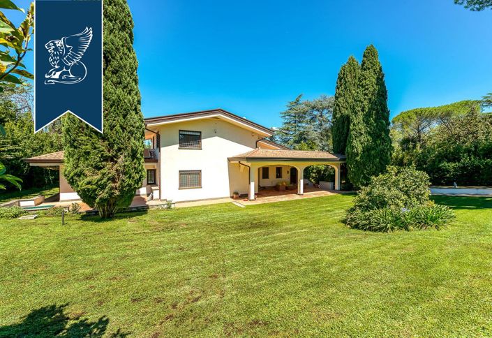 Image No.10-6 Bed Villa for sale