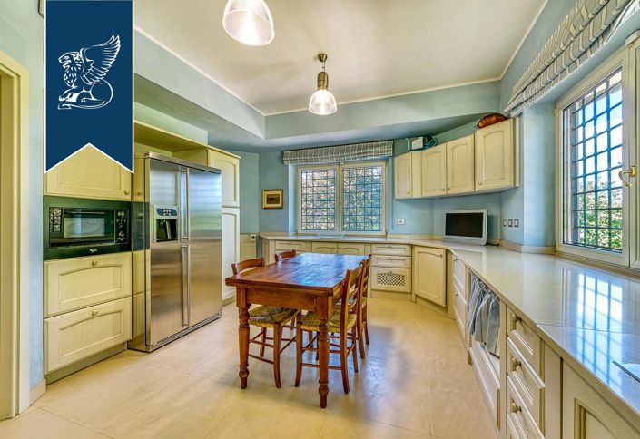 Image No.40-6 Bed Villa for sale