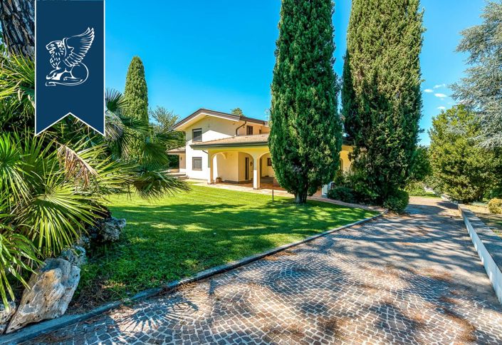 Image No.8-6 Bed Villa for sale