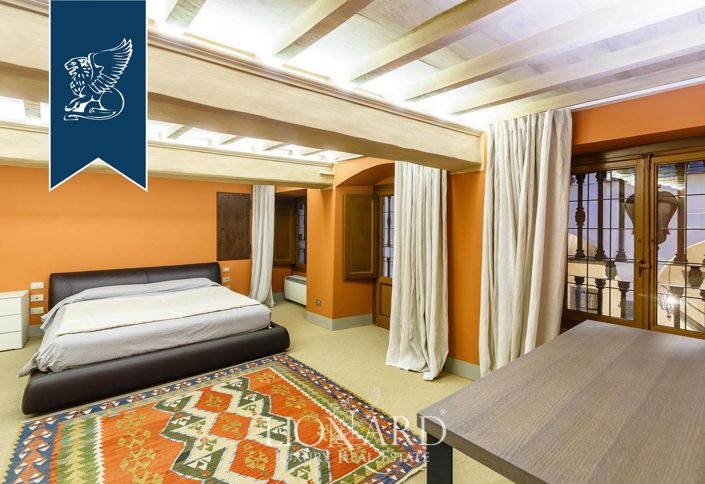 Image No.35-5 Bed Apartment for sale