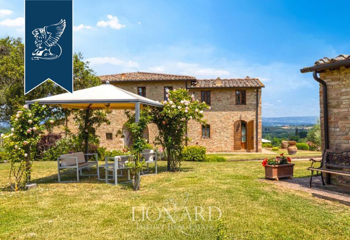 Image No.14-21 Bed Farmhouse for sale