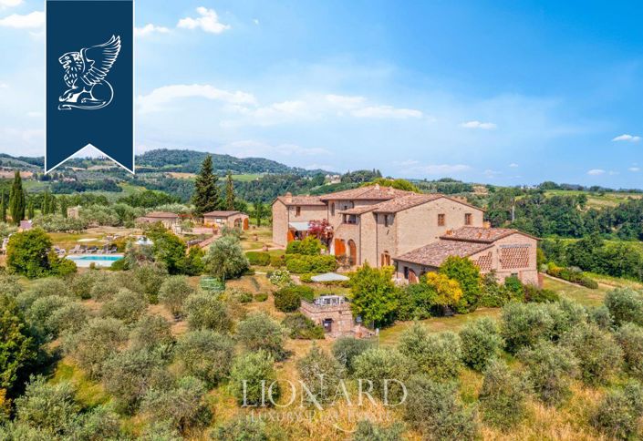 Image No.5-21 Bed Farmhouse for sale