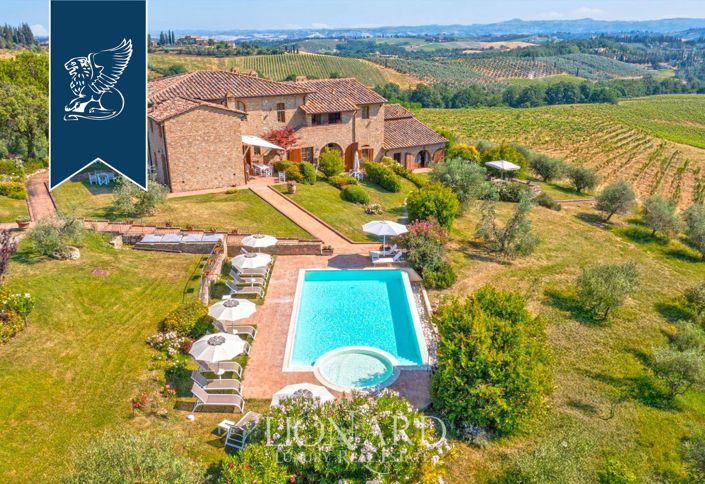 Image No.6-21 Bed Farmhouse for sale