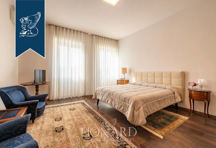 Image No.18-2 Bed Apartment for sale