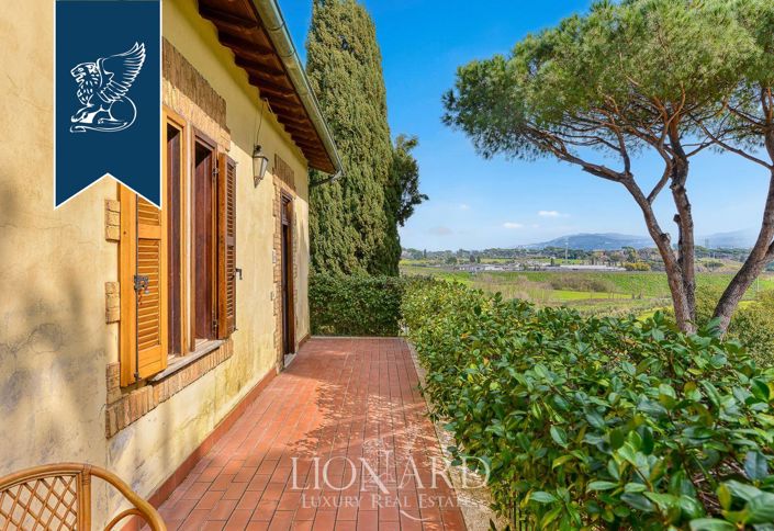 Image No.12-15 Bed Farmhouse for sale