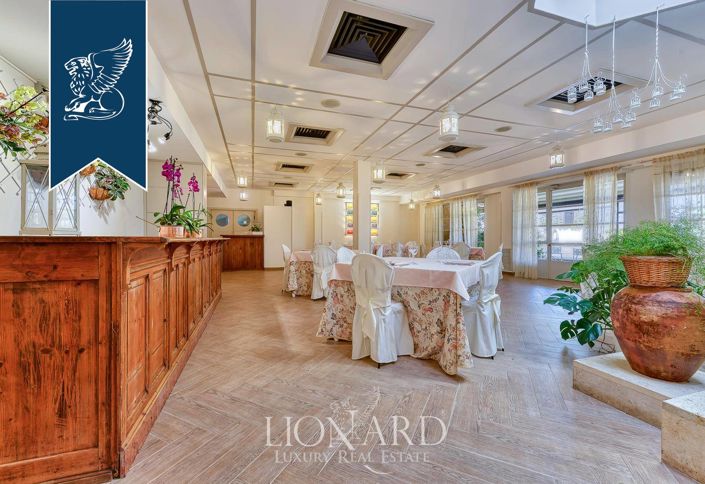 Image No.17-15 Bed Farmhouse for sale