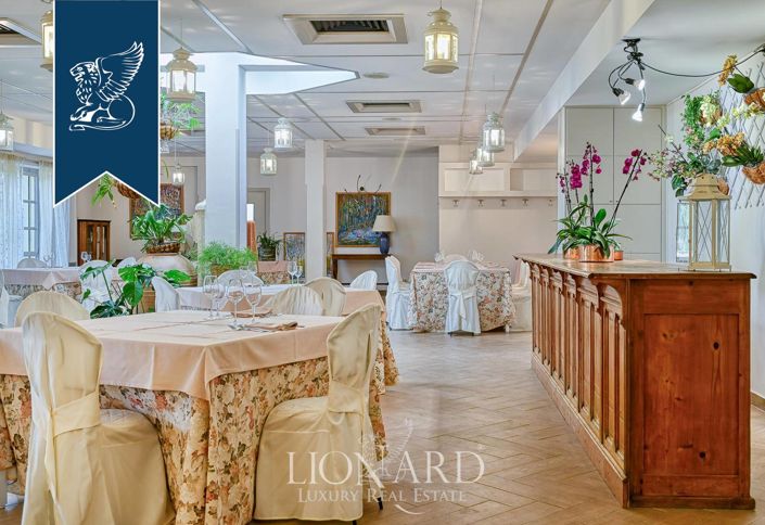 Image No.18-15 Bed Farmhouse for sale