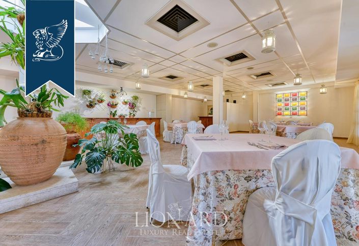 Image No.19-15 Bed Farmhouse for sale