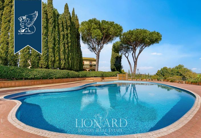 Image No.5-15 Bed Farmhouse for sale