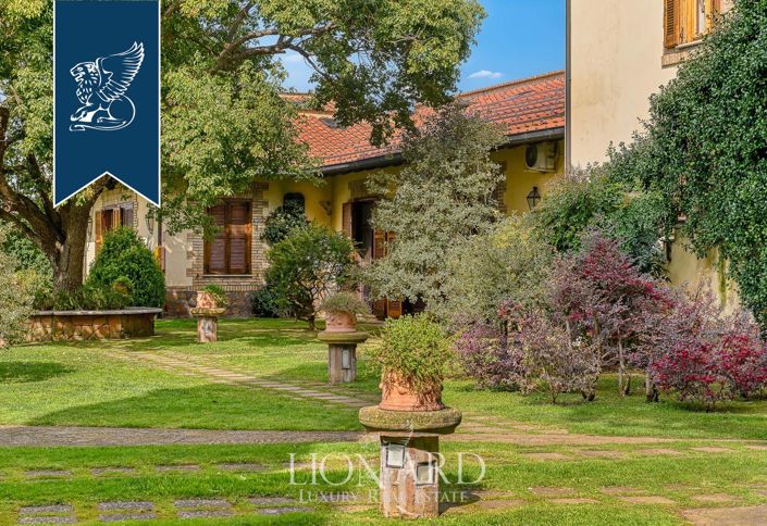 Image No.8-15 Bed Farmhouse for sale