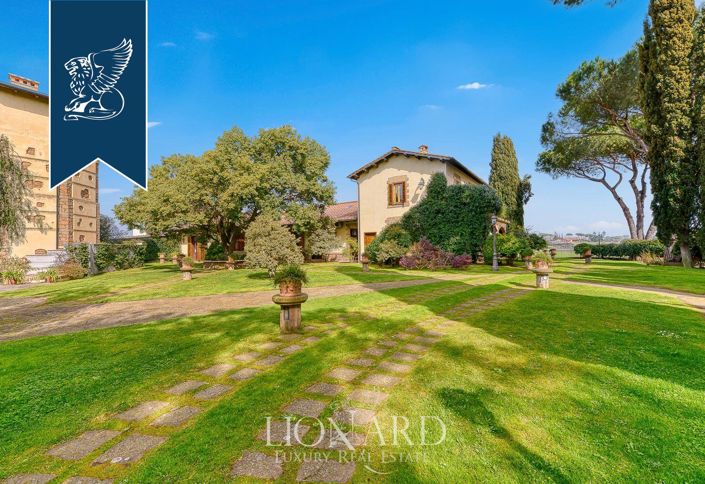 Image No.9-15 Bed Farmhouse for sale