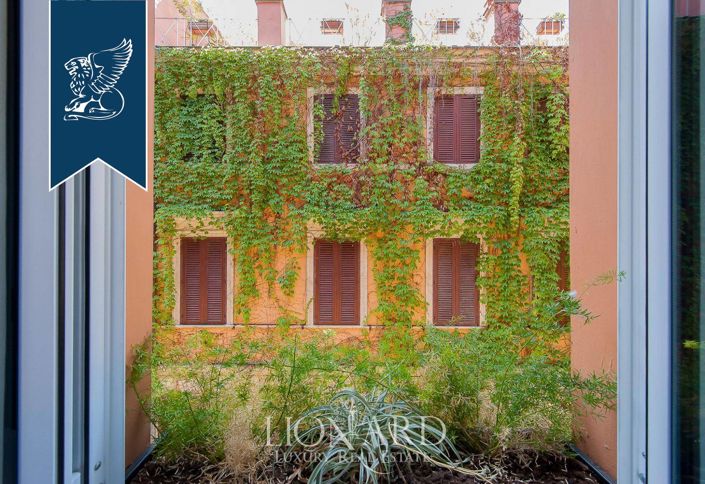 Image No.13-5 Bed Apartment for sale